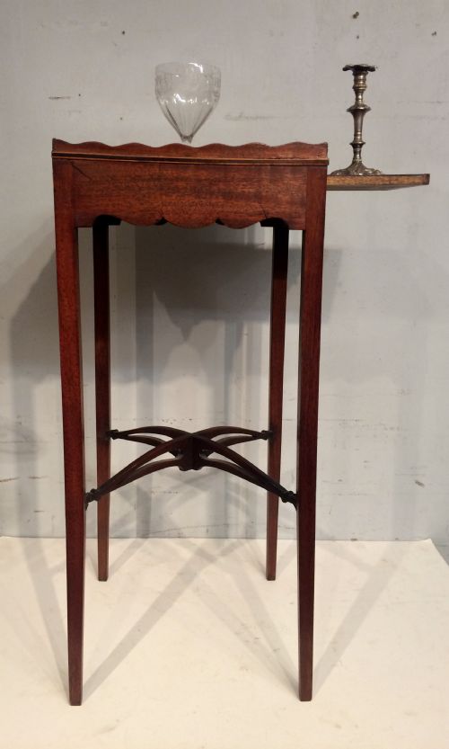 9TH CENTURY MAHOGANY WINE TABLE WITH CANDLE SLIDE - ADDITIONAL PHOTO 4