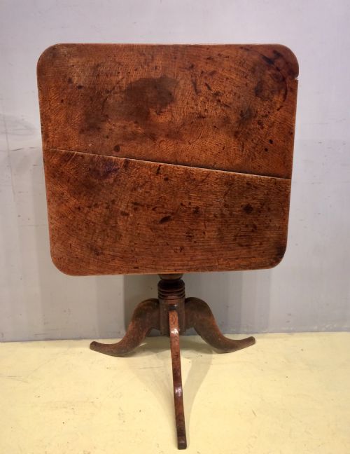 18TH CENTURY WELSH OAK TRIPOD TABLE - ADDITIONAL PHOTO 1