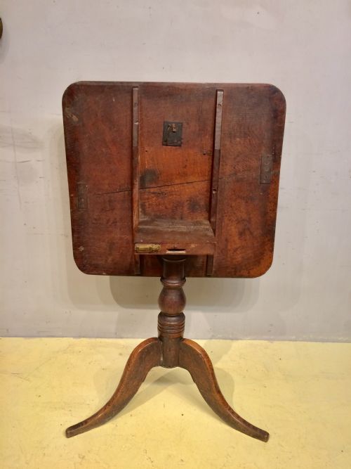 18TH CENTURY WELSH OAK TRIPOD TABLE - ADDITIONAL PHOTO 2