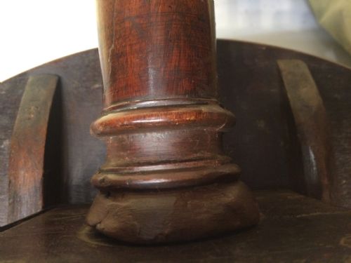 GEORGIAN RED WALNUT TRIPOD TABLE - ADDITIONAL PHOTO 3