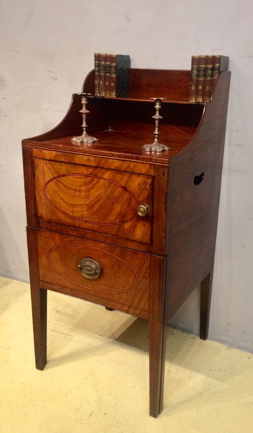 GEORGIAN MAHOGANY BEDSIDE TABLE - ADDITIONAL PHOTO 1