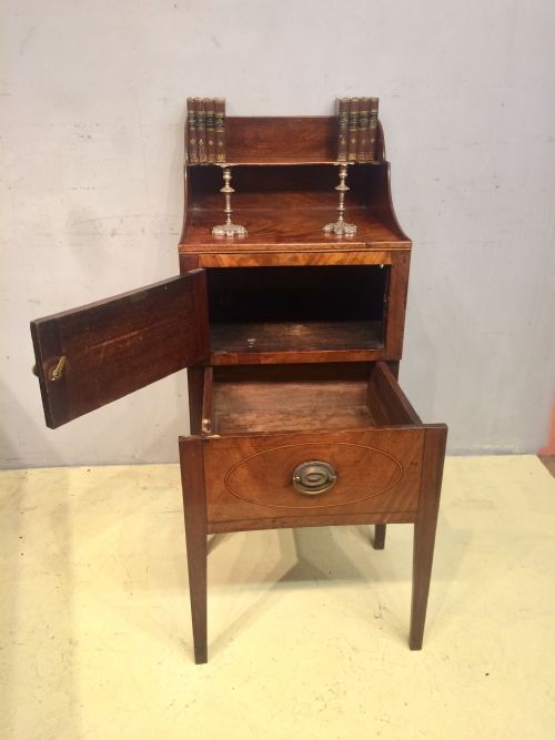 GEORGIAN MAHOGANY BEDSIDE TABLE - ADDITIONAL PHOTO 3
