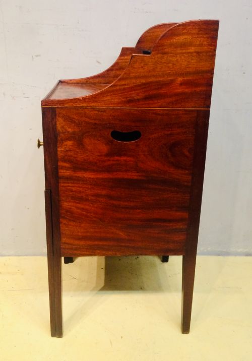 GEORGIAN MAHOGANY BEDSIDE TABLE - ADDITIONAL PHOTO 4
