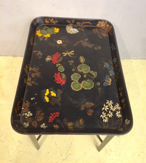 19TH CENTURY RECTANGULAR DECORATED PAPIER MACHE TRAY ON STAND - ADDITIONAL PHOTO 1