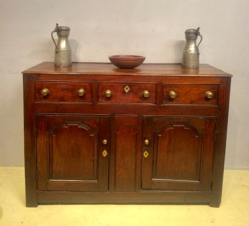small 18th century welsh oak dresser base - CATEGORY: ANTIQUE SIDEBOARDS - DATED 18TH CENTURY