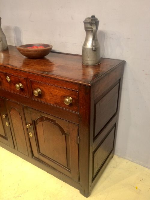SMALL 18TH CENTURY WELSH OAK DRESSER BASE - ADDITIONAL PHOTO 1