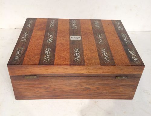 19TH CENTURY AMBOYNA AND ROSEWOOD SEWING BOX - ADDITIONAL PHOTO 3