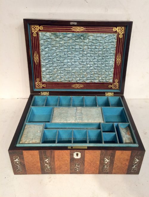 19TH CENTURY AMBOYNA AND ROSEWOOD SEWING BOX - ADDITIONAL PHOTO 5