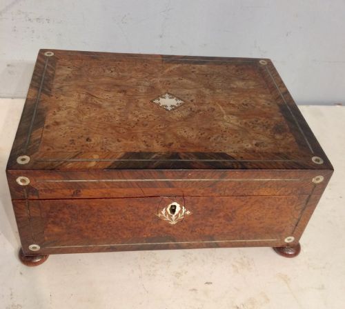 19th century irish burr yew and rosewood workbox - CATEGORY: ANTIQUE BOXES - DATED 19TH CENTURY