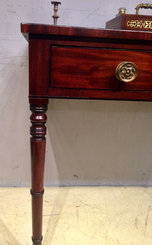 GEORGIAN MAHOGANY WRITING TABLE - ADDITIONAL PHOTO 1