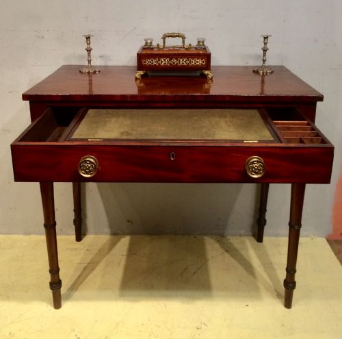 GEORGIAN MAHOGANY WRITING TABLE - ADDITIONAL PHOTO 3