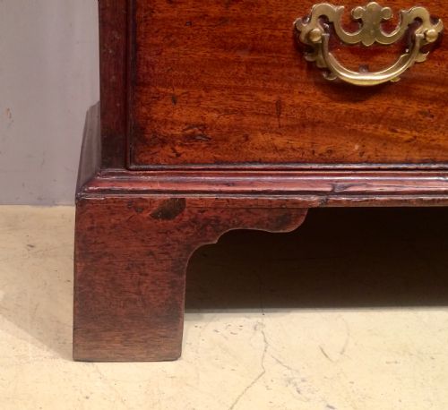 SMALL ANTIQUE GEORGIAN MAHOGANY BUREAU - ADDITIONAL PHOTO 3