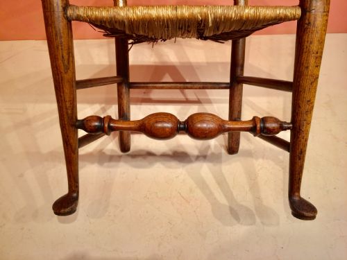 19TH CENTURY ASH AND ELM RUSH SEAT COUNTRY ARMCHAIR - ADDITIONAL PHOTO 2