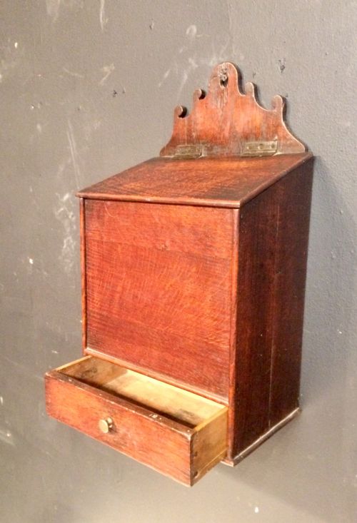 18TH CENTURY WELSH OAK CANDLE BOX - ADDITIONAL PHOTO 2