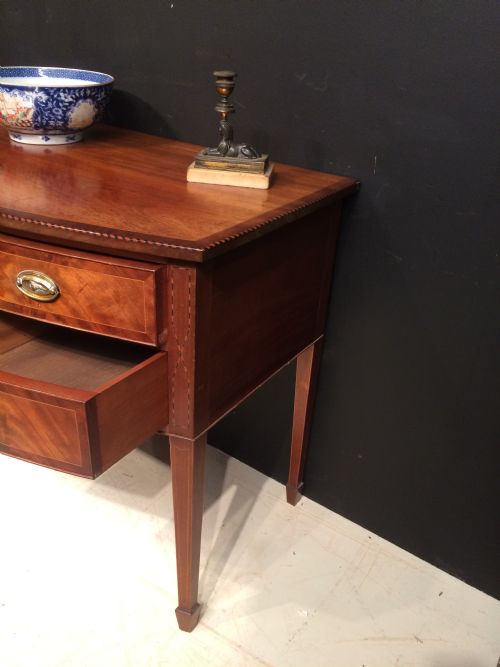 19TH CENTURY MAHOGANY BOW FRONTED SIDEBOARDDRESSING TABLE - ADDITIONAL PHOTO 4