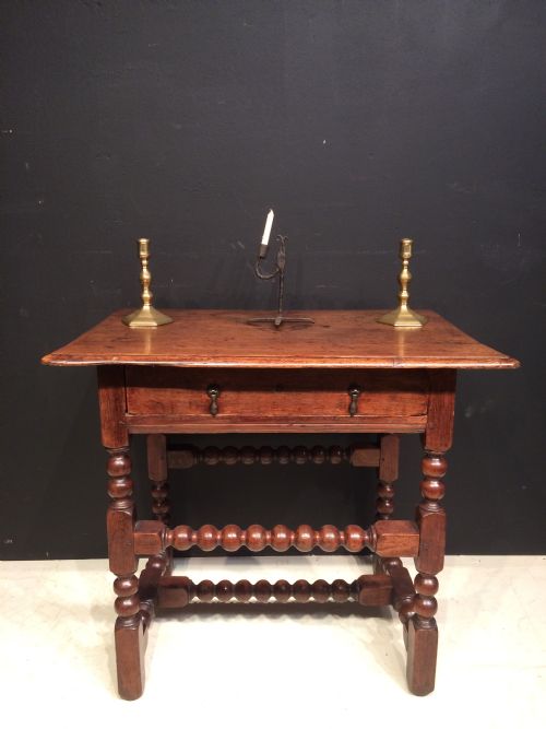 17th century oak side table - CATEGORY: ANTIQUE TABLES - DATED 17TH CENTURY