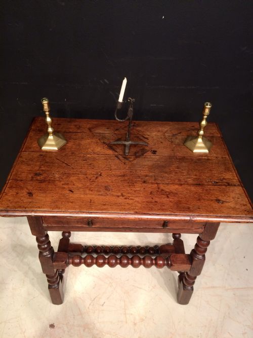 17TH CENTURY OAK SIDE TABLE - ADDITIONAL PHOTO 1