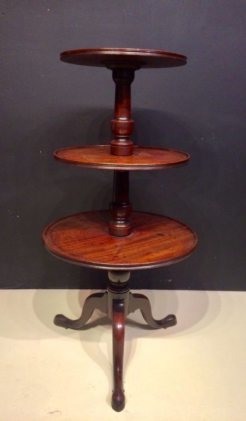 georgian mahogany three tier circular dumb waiter - CATEGORY: ANTIQUE FURNITURE - DATED GEORGIAN
