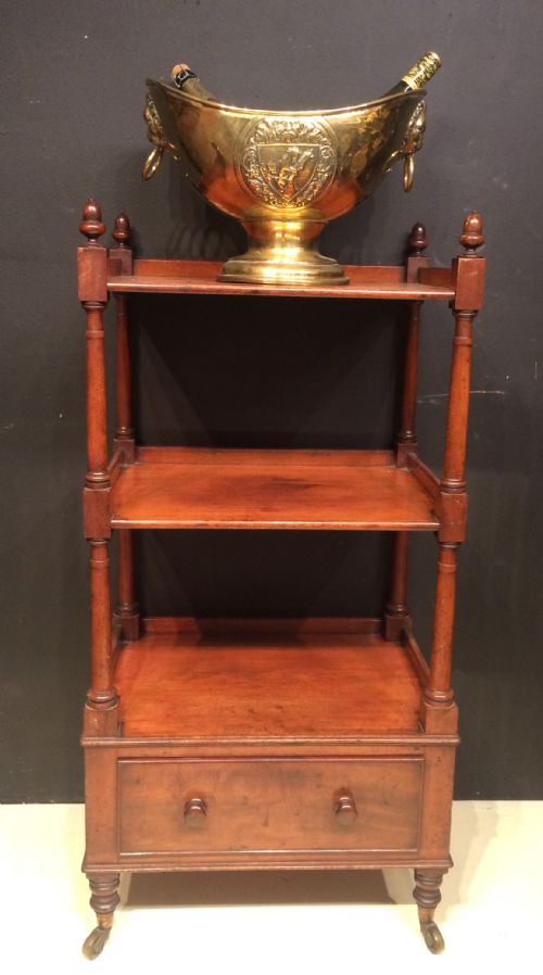 GEORGIAN THREE TIER MAHOGANY WHATNOT - ADDITIONAL PHOTO 4