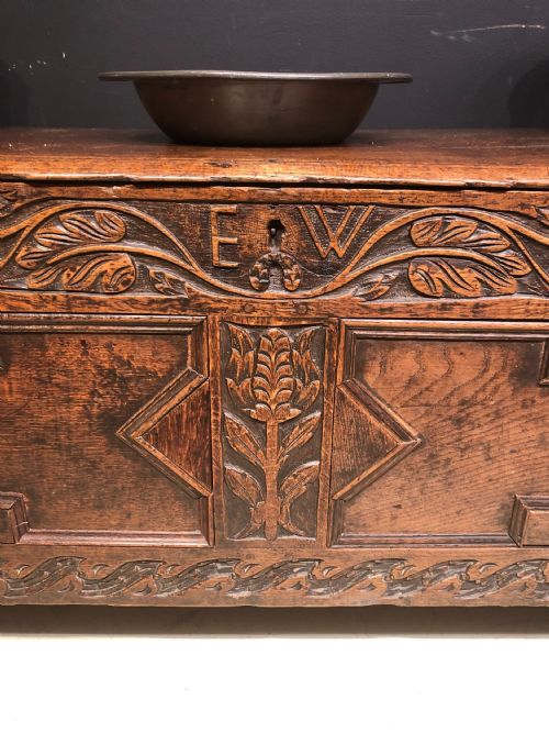 17TH CENTURY CARVED OAK COFFER - ADDITIONAL PHOTO 1