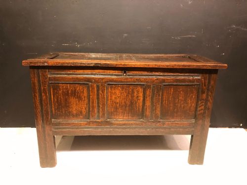 17th century welsh oak coffer - CATEGORY: ANTIQUE CHESTS - DATED 17TH CENTURY