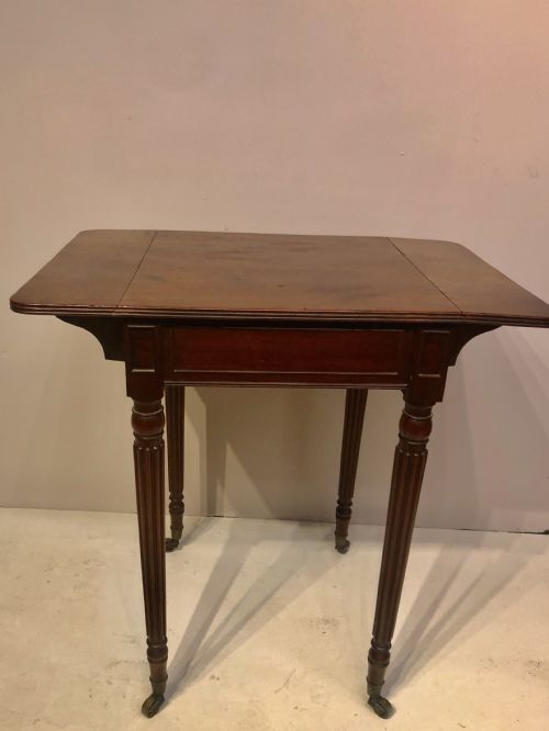 SMALL GEORGIAN MAHOGANY PEMBROKE TABLE STAMPED GILLOWS - ADDITIONAL PHOTO 5