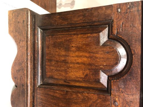 ANTIQUE WELSH OAK COFFER BACH - ADDITIONAL PHOTO 1