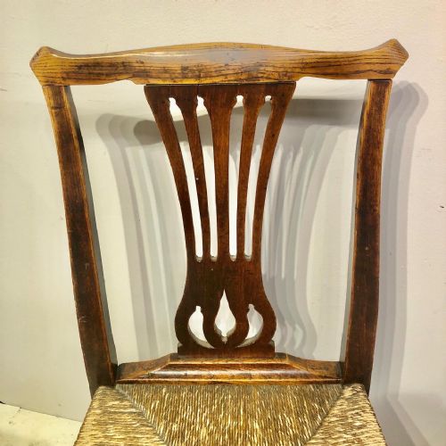 A PAIR OF GEORGIAN ELM COUNTRY CHAIRS - ADDITIONAL PHOTO 2