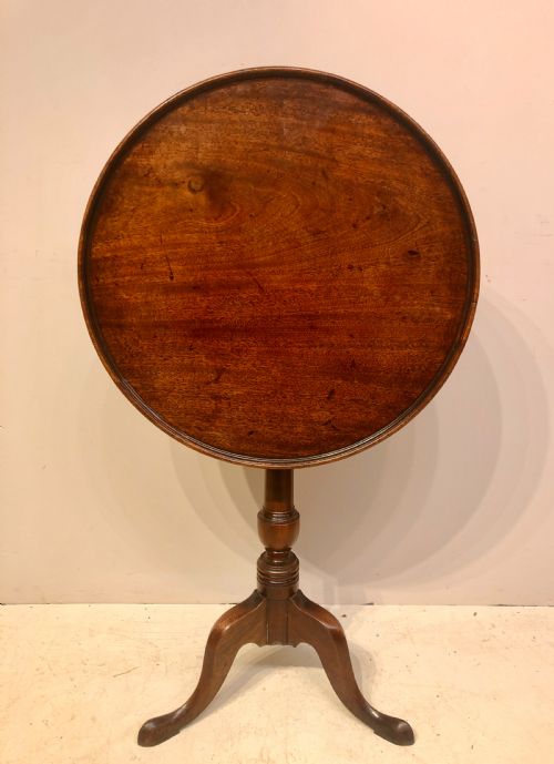 georgian mahogany dish top tripod table - CATEGORY: ANTIQUE TABLES - DATED 18TH CENTURY