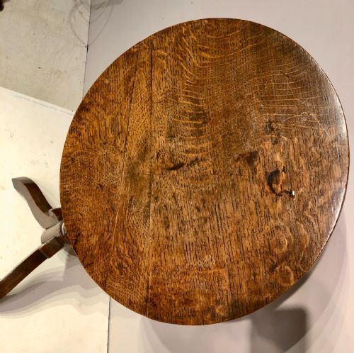 A SMALL GEORGIAN WELSH OAK TRIPOD TABLE - ADDITIONAL PHOTO 2