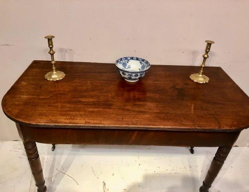 GEORGIAN MAHOGANY TURNED LEG SIDE TABLE - ADDITIONAL PHOTO 1
