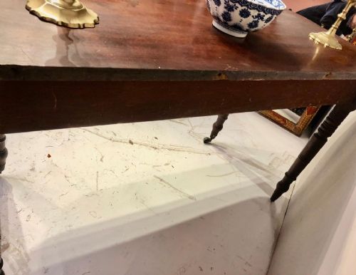 GEORGIAN MAHOGANY TURNED LEG SIDE TABLE - ADDITIONAL PHOTO 4