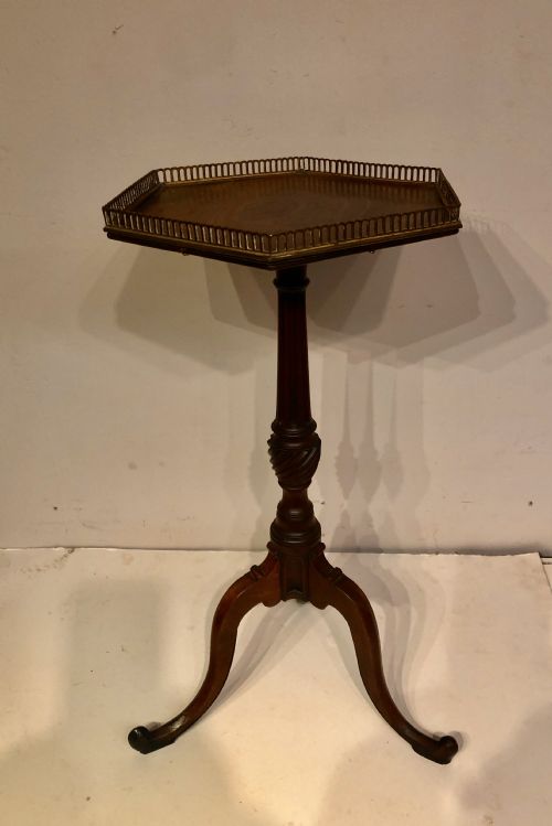 19TH CENTURY MAHOGANY WINE TABLE - ADDITIONAL PHOTO 4