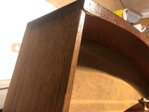 GEORGIAN MAHOGANY BOW FRONTED CHEST OF DRAWERS - ADDITIONAL PHOTO 5
