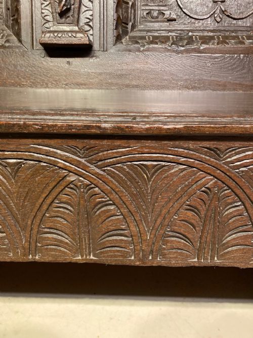 ANTIQUE CARVED OAK HALL SETTLE - ADDITIONAL PHOTO 5