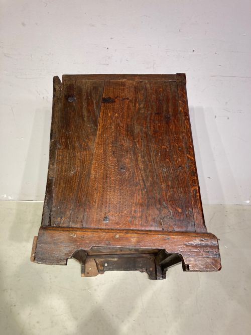 WELSH OAK COFFER BACH - ADDITIONAL PHOTO 2