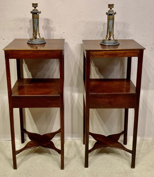NEAR PAIR OF GEORGIAN MAHOGANY BEDSIDE TABLES - ADDITIONAL PHOTO 2