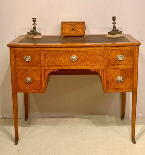 19th century satinwood kneehole desk - CATEGORY: ANTIQUE DESKS - DATED 19TH CENTURY