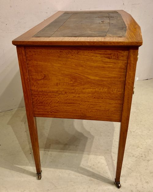 19TH CENTURY SATINWOOD KNEEHOLE DESK - ADDITIONAL PHOTO 8
