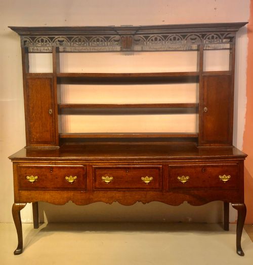 georgian oak cabriole leg dresser and shelves - CATEGORY: ANTIQUE DRESSERS - DATED GEORGIAN