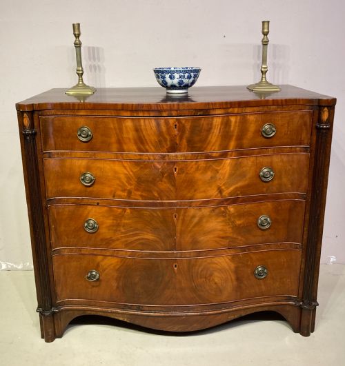 antique serpentine mahogany chest of drawers - CATEGORY: ANTIQUE CHEST OF DRAWERS - DATED 19TH CENTURY