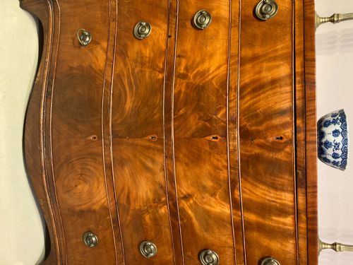 ANTIQUE SERPENTINE MAHOGANY CHEST OF DRAWERS - ADDITIONAL PHOTO 1