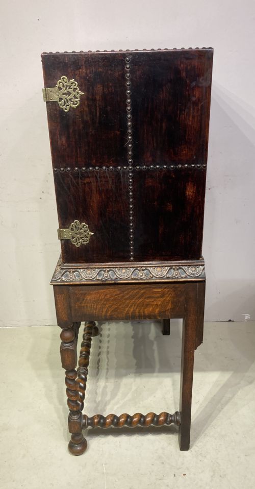 ANTIQUE OAK LEATHER BOUND COCKTAIL CABINET - ADDITIONAL PHOTO 5