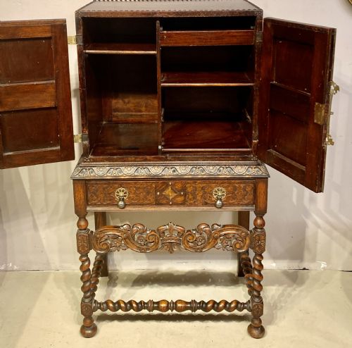 ANTIQUE OAK LEATHER BOUND COCKTAIL CABINET - ADDITIONAL PHOTO 7