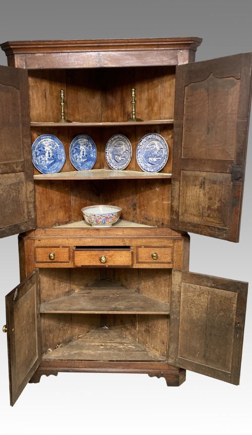ANTIQUE WELSH OAK DOUBLE CORNER CUPBOARD - ADDITIONAL PHOTO 3