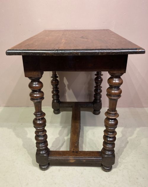 17TH CENTURY WALNUT SIDE TABLE - ADDITIONAL PHOTO 3