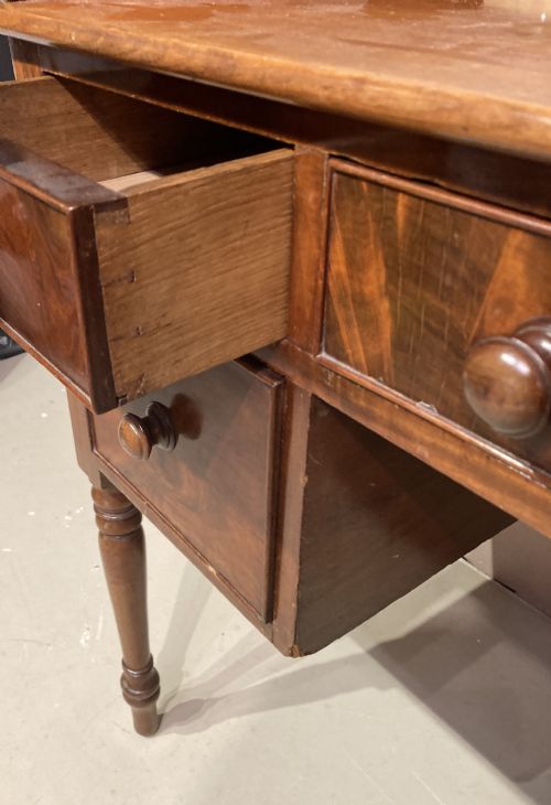 LATE GEORGIAN MAHOGANY DRESSING TABLE - ADDITIONAL PHOTO 5