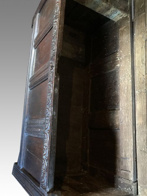 CHARLES II OAK COFFER - ADDITIONAL PHOTO 5