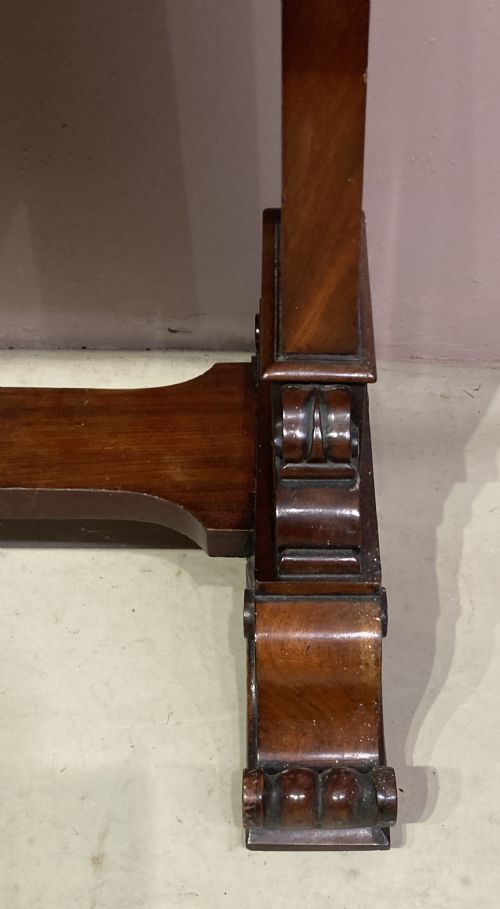 SMALL VICTORIAN MAHOGANY WRITINGSIDE TABLE - ADDITIONAL PHOTO 3