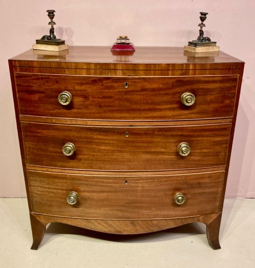 georgian mahogany bow fronted chest of drawers - CATEGORY: ANTIQUE CHEST OF DRAWERS - DATED GEORGIAN